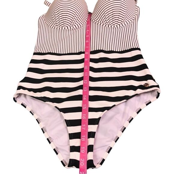 Garotas Retro Stripped Slimming Swimsuit - Picture 7 of 10